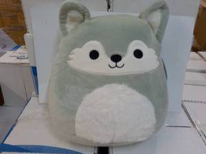 lot 10 image: Squishmallow Oakley...
