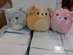 lot 19 image: 3 Small Squishmallows...