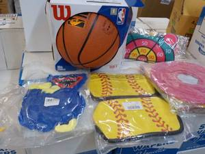 lot 21 image: Basketball, Toys and more...
