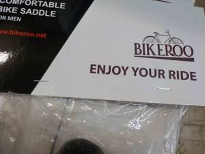 lot 36 image: 5 Bike Saddle Seats for Men...