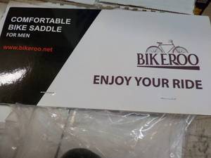 lot 38 image: 5 Bike Saddle Seats for Men...