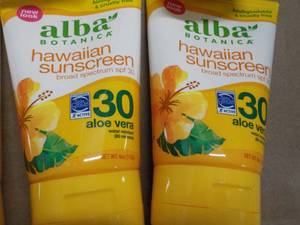 lot 109 image: 6 x 4 oz Tubes Alba Botanica Hawaiian Sunscreen #30 Aloe Vera