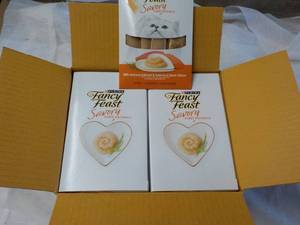 lot 172 image: 30 ct Purina Fancy Feast Savory Cat Treats Natural Salmon and Tuna in a Demi Glaze best date 082023 Retail $90 total