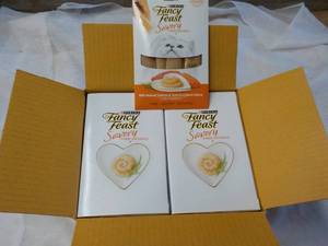 lot 176 image: 30 ct Purina Fancy Feast Savory Cat Treats Natural Salmon and Tuna in a Demi Glaze best date 082023 Retail $90 total