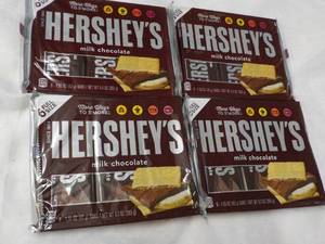 lot 182 image: 4 - 6 packs Hersheys Full Size Candy Bars