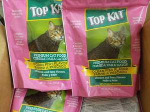 lot 187 image: 10 x 15 oz Bags Top Kat Premium Cat Food