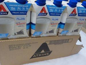 lot 330 image: 12 x 11 oz Atkins Creamy Vanilla Shakes best date 112023