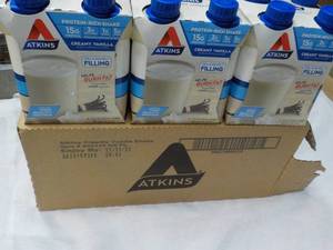 lot 333 image: 12 x 11 oz Atkins Creamy Vanilla Shakes best date 112023