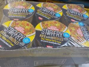 lot 338 image: 6 x 2.61 oz Cups Thai Yellow Curry Flavor Stir Fry Cup Noodles
