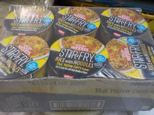 lot 341 image: 6 x 2.61 oz Cups Thai Yellow Curry Flavor Stir Fry Cup Noodles