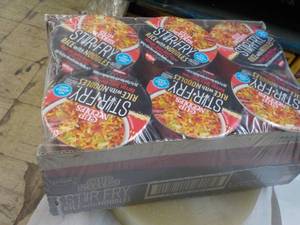 lot 345 image: 6 x 2.68 oz Cups Korean Spicy Beef Flavor Stir Fry Cup Noodles