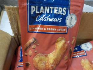 lot 356 image: 12 x 5 oz bags Planters Cashews Cinnamon and Brown Sugar best date 082023