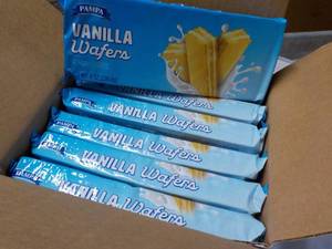 lot 369 image: 12 x 6 oz Pampa Vanilla Wafers best date 11262023