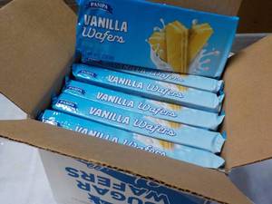 lot 370 image: 12 x 6 oz Pampa Vanilla Wafers best date 11262023