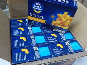 lot 373 image: 8 Kraft Deluxe Mac and Cheese best date 12242023