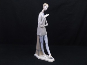 Vintage RARE Lawsuit vs Lladro NAO Lladro 15.5 Figurine