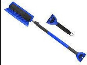 lot 21 image: Hopkins Maxx-Force 58 Glacier Snowbrush with Force Scraper