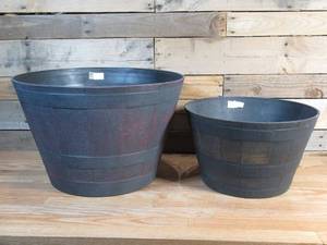 lot 14 image: Pair of Resin Planters