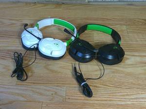 lot 144 image: Two Turtle Beach - EAR FORCE Recon 50X Over-the-Ear Wired Gaming Headset for Xbox One, PS4, PC and Xbox Series X - BlackGreen & WhiteGreen