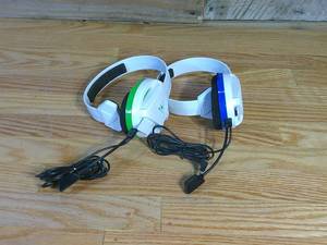 lot 147 image: Two Turtle Beach Recon Chat Headset for PS4, Xbox One, PC, Mobile - One WhiteBlue & One WhiteGreen