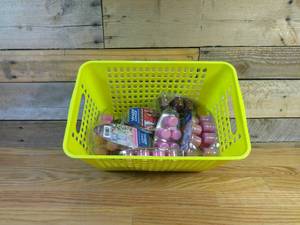 lot 245 image: Bin of Yankee Candle Wax Melts