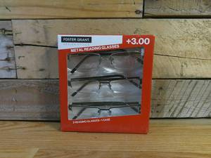 lot 262 image: Foster Grant Design Optics Reading Glasses (3.00)