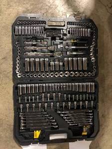 DEWALT Mechanics Tool Set (247-Piece)  Customer Returns See Pictures
