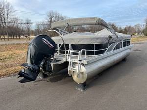lot 5 image: 2021 Bennington 23 SSRX Tri Toon  MN 6550 MB