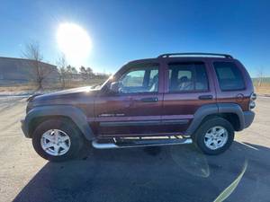 lot 26 image: 2003 Jeep Liberty - 4X4