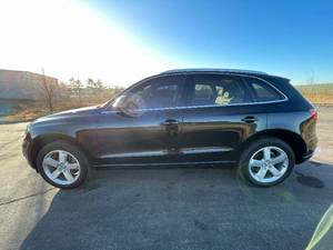 lot 18C image: 2011 Audi Q5 2.0T Quattro Premium Plus