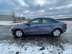 lot 22 image: 2014 Chevrolet Cruze LS Auto - 2 OWNERS