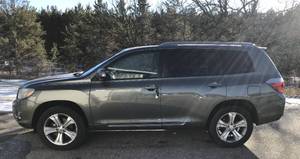 lot 8 image: 2009 Toyota Highlander 4x4