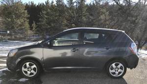 lot 12 image: 2009 Pontiac Vibe