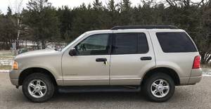 lot 11 image: 2005 Ford Explorer XLT 4x4