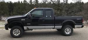 lot 5 image: 2005 Ford F250 Lariat 4x4 Turbo Diesel
