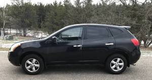 lot 8 image: 2010 Nissan Rogue S AWD