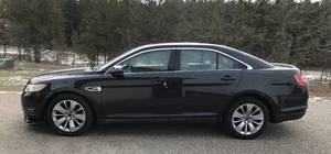 lot 7 image: 2011 Ford Taurus Limited