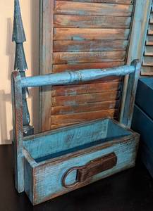 lot 57 image: Painted Teal Blue Wood Decor