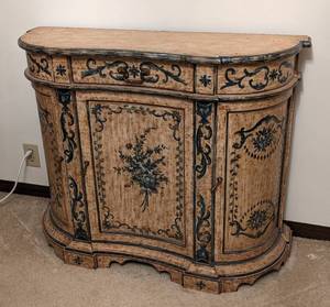 lot 43 image: Beautiful Floral Painted Console Cabinet