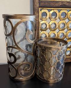 lot 45 image: Gorgeous Golden Colored Home Decor Items