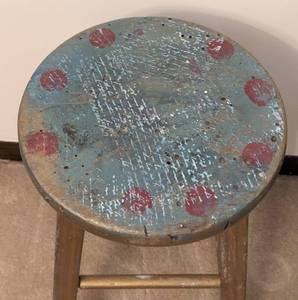 lot 70 image: Gold Painted Wood Stool