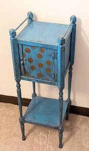 lot 36 image: Teal Blue Painted Vintage Tobacco Stand