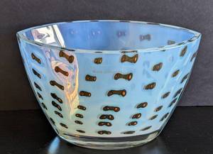 lot 81 image: Pretty Art Glass Bowl from Poland