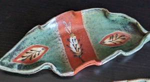 lot 82 image: Small Leaf Plates by Front Ave Pottery