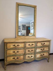 lot 14 image: Painted Vintage French Provincial Mirrored Dresser