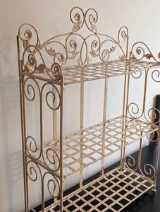 lot 200 image: Small Cream Painted Metal Shelf