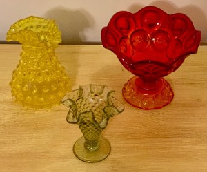 lot 236 image: Two Hobnail Vases and Vintage Amberina Moon and Stars Dish