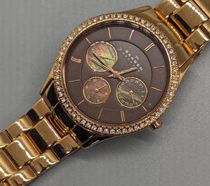 lot 208 image: Three Gold Tone Womens Skagen Watches
