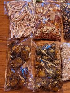 lot 212 image: Assorted Loose Bead Packs