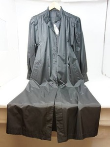 lot 33 image: Vintage Womens Size 78 J. Gallery Full Length Pleated-Shoulder Dress Trench Coat